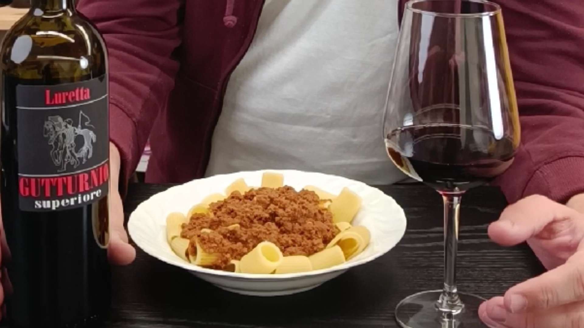 Come abbinare PASTA E VINO, i consigli per festeggiare la giornata mondiale della pasta!!