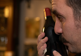 Reisen Sie zwischen ANTINORI , GAJA und FRESCOBALDI und entdecken Sie die großen Weinfamilien.