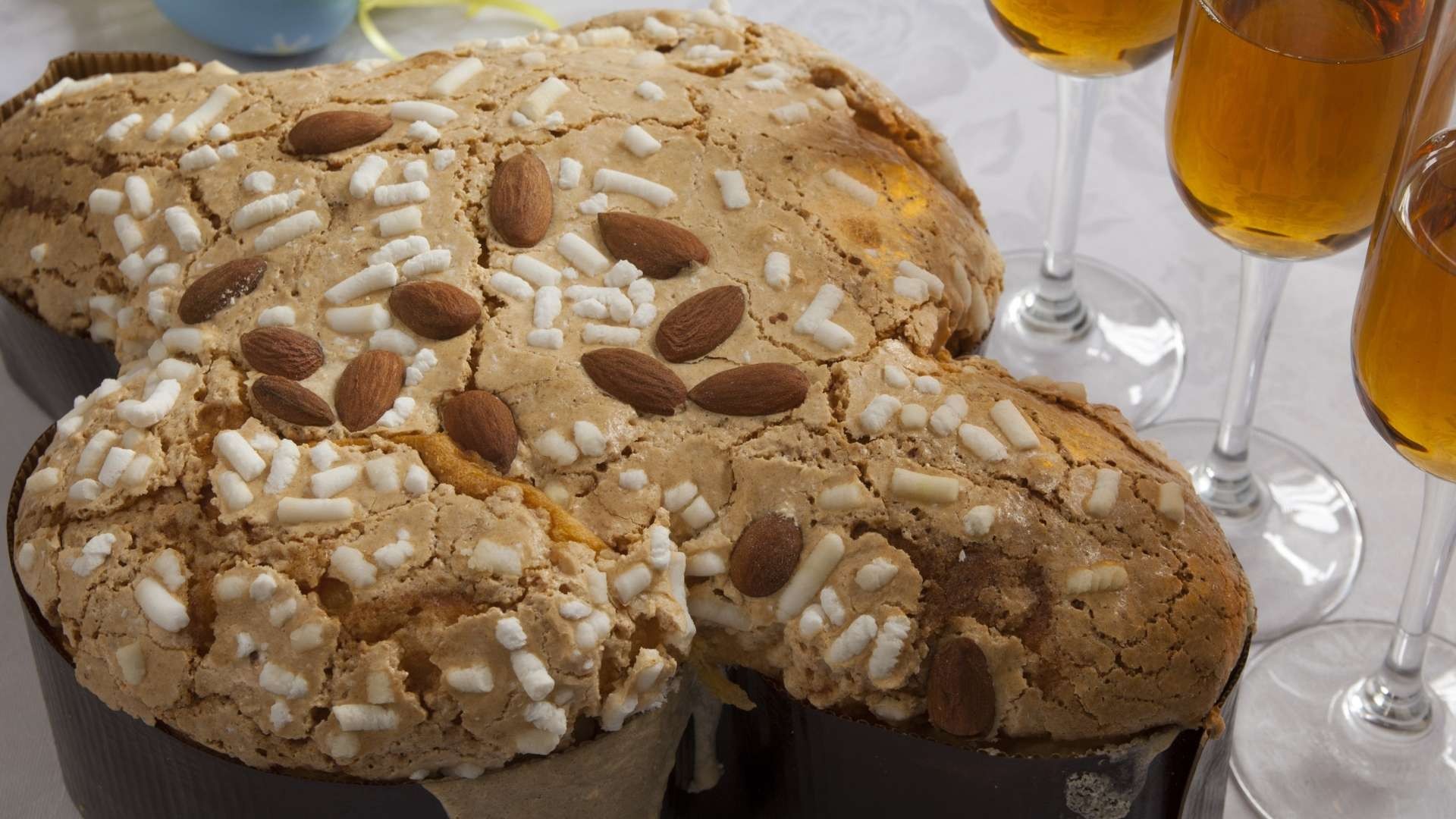 A Pasqua abbina il VINO alla COLOMBA, scopri il calice per il dolce tradizionale dalle mille sfumature.